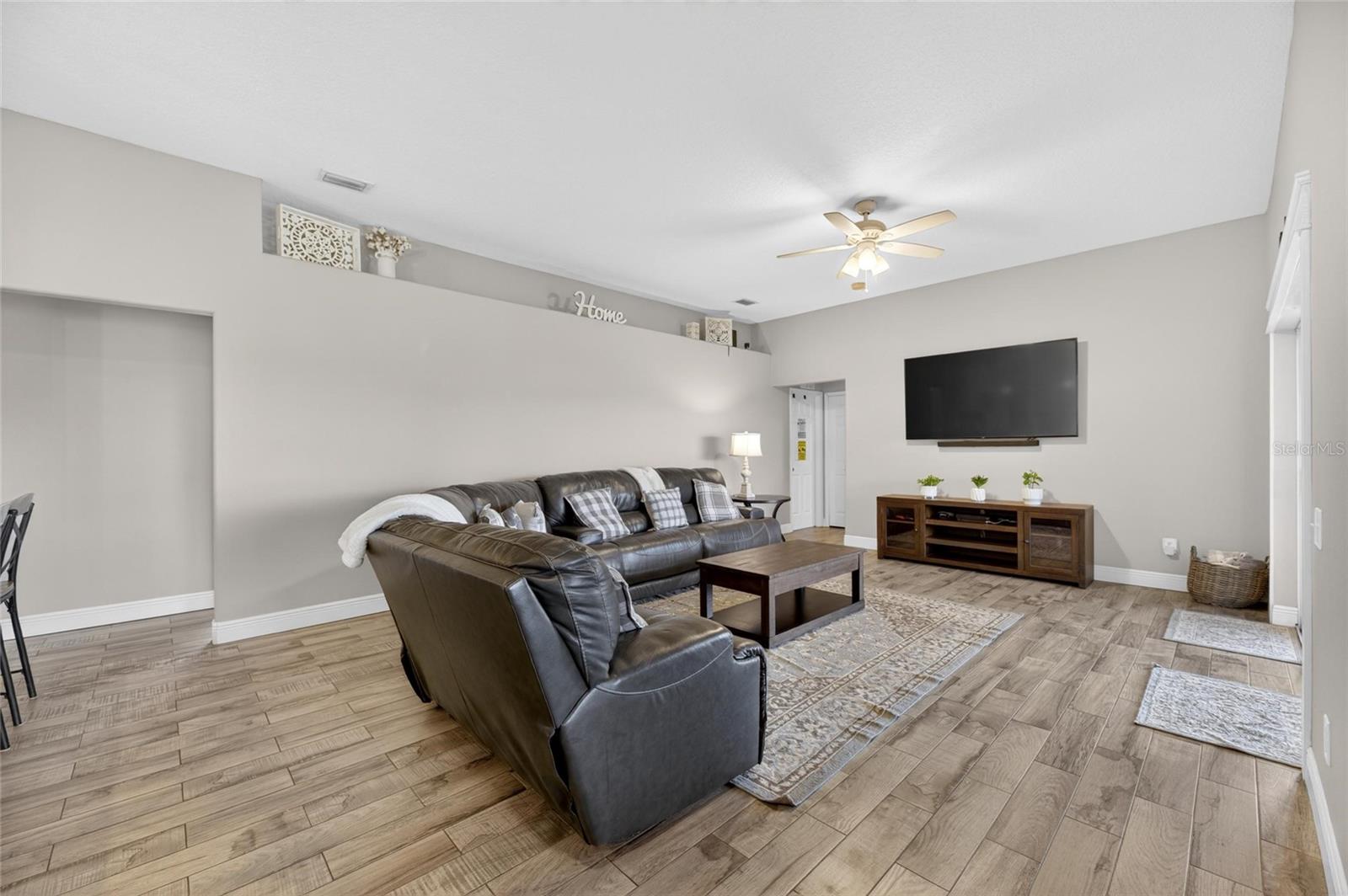 WINDMILL POINTE - Residential