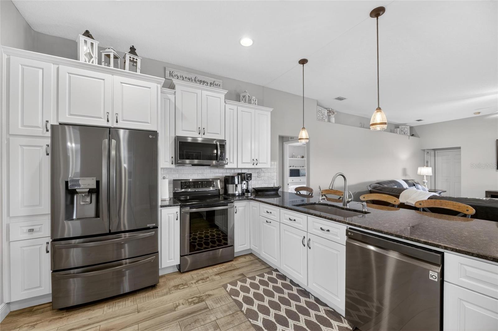 WINDMILL POINTE - Residential