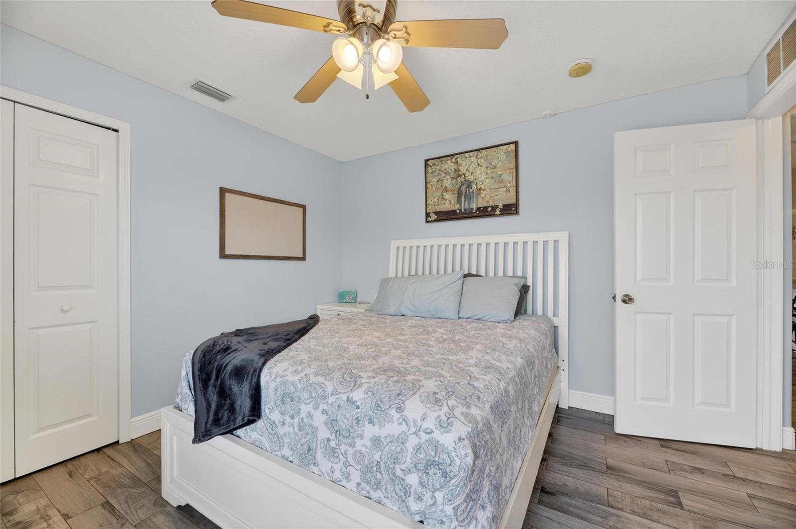 WINDMILL POINTE - Residential