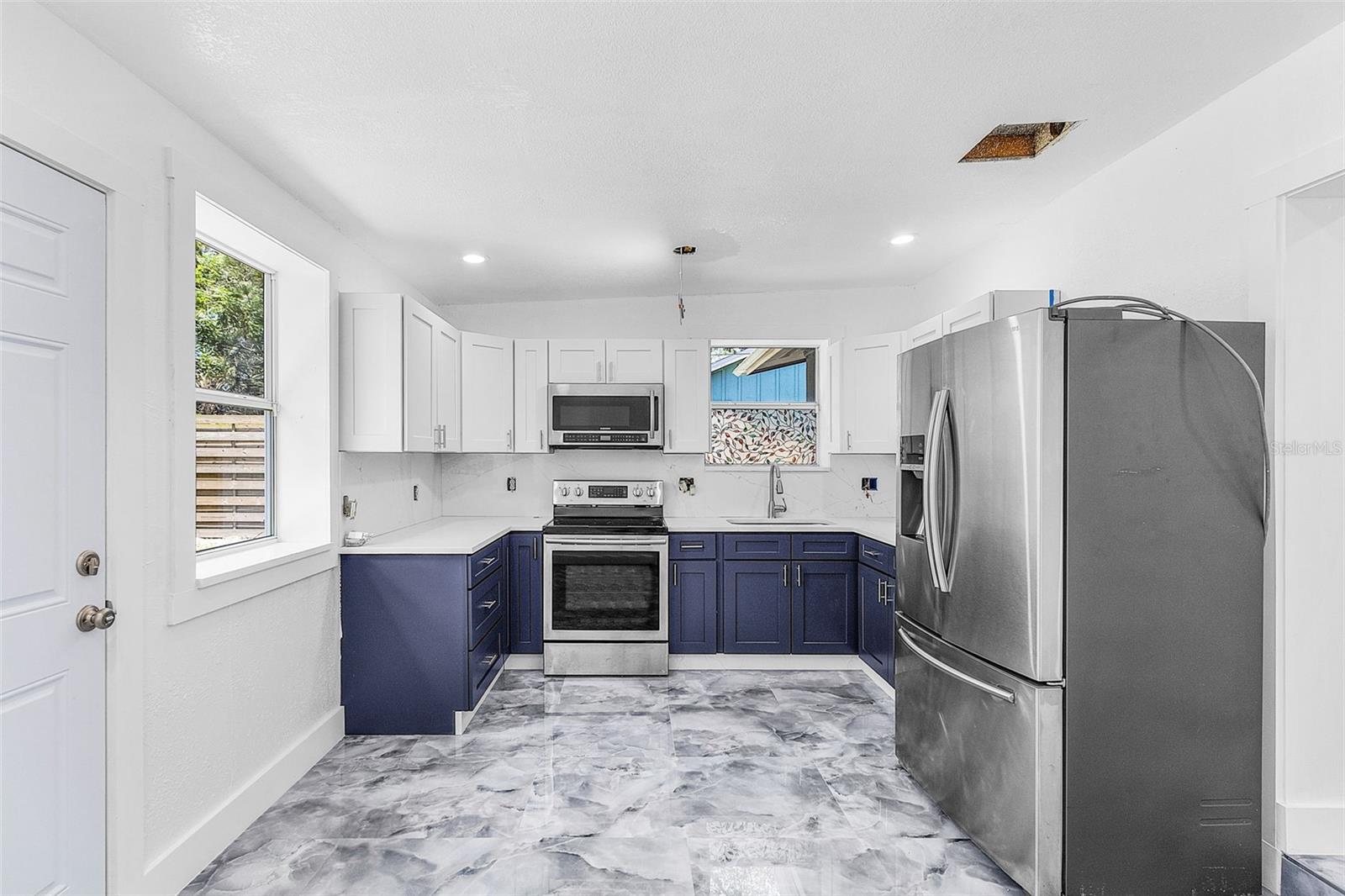 3938 VANA DRIVE