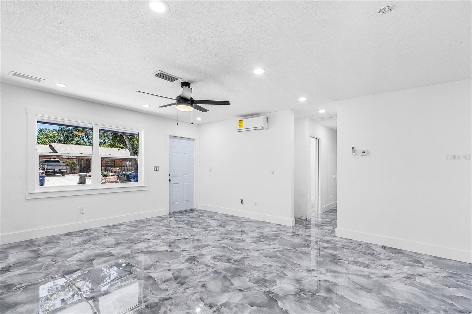 LAKE SARASOTA - Residential