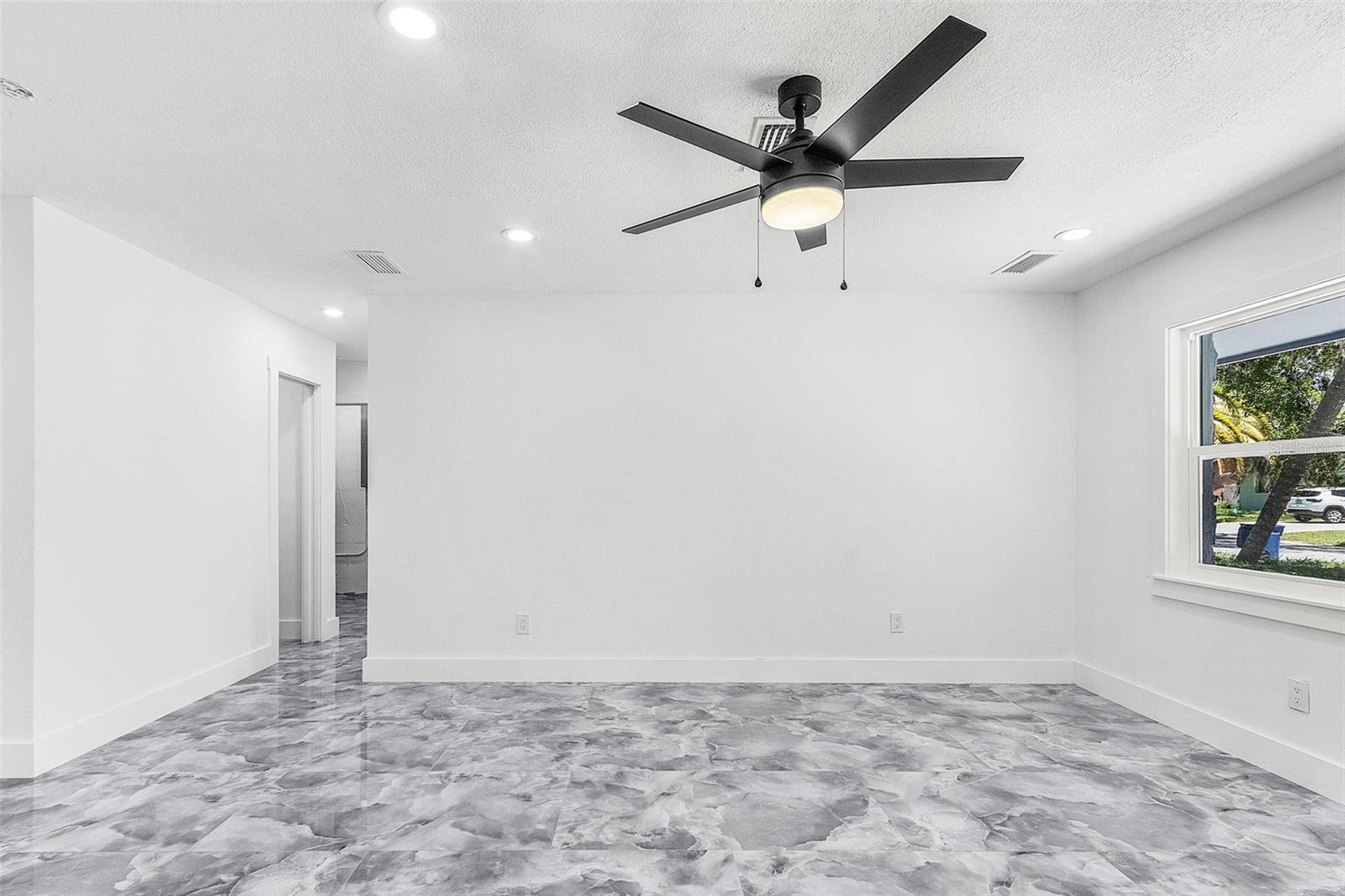 LAKE SARASOTA - Residential