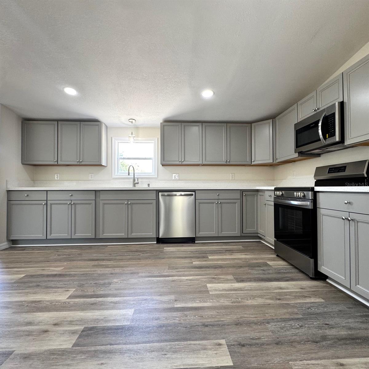 PAULA HEIGHTS - Residential