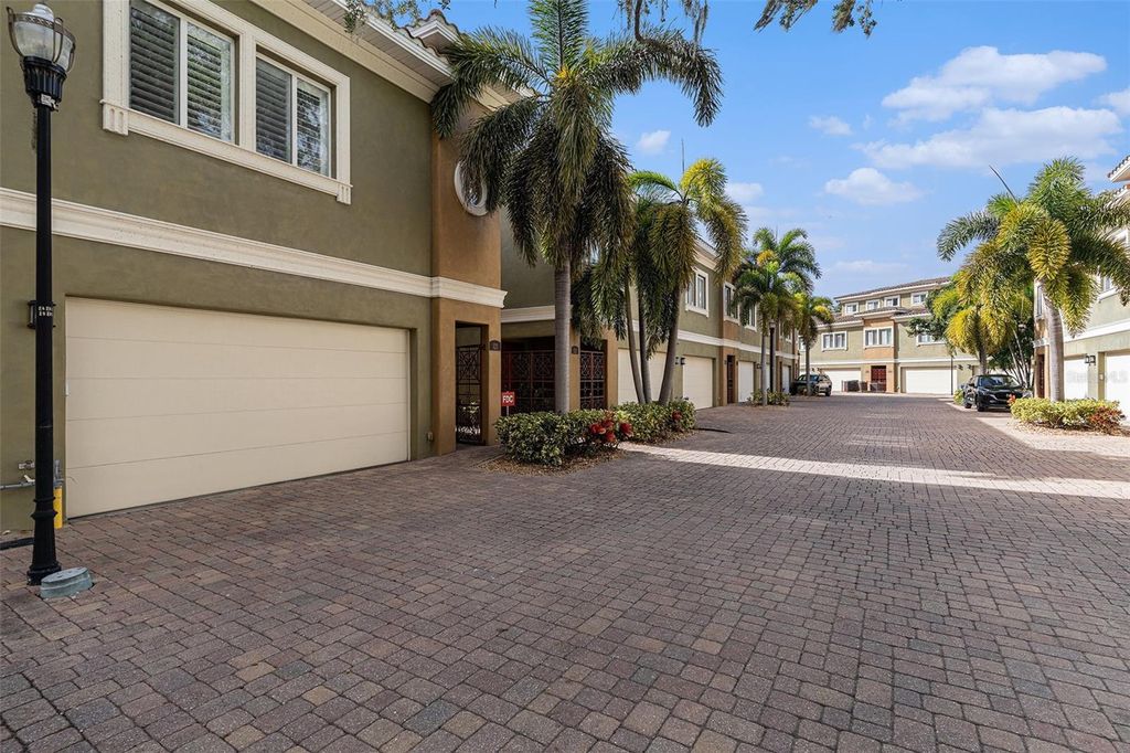 Photo of 4907 Bayshore Boulevard #121, Tampa, FL 33611 (MLS # TB8436597)