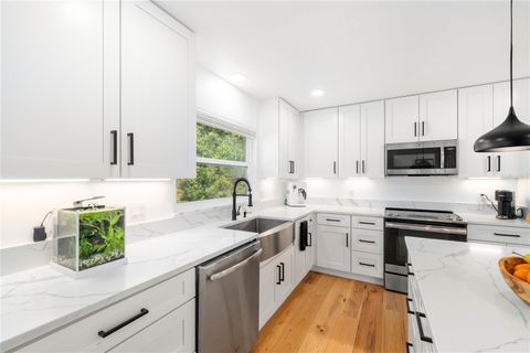 Tiny photo for 1930 Hilltop Drive, Mount Dora, FL 32757 (MLS # G5093494)