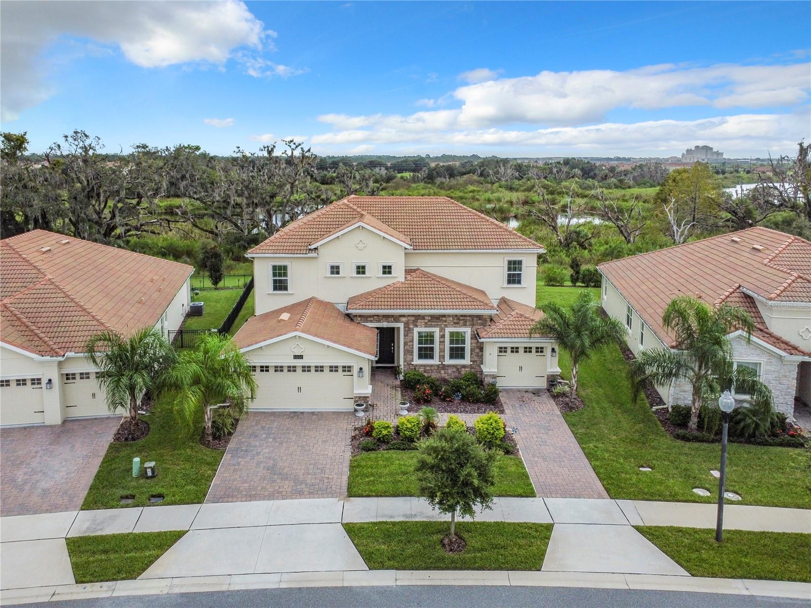 8886 FALLEN OAK DRIVE