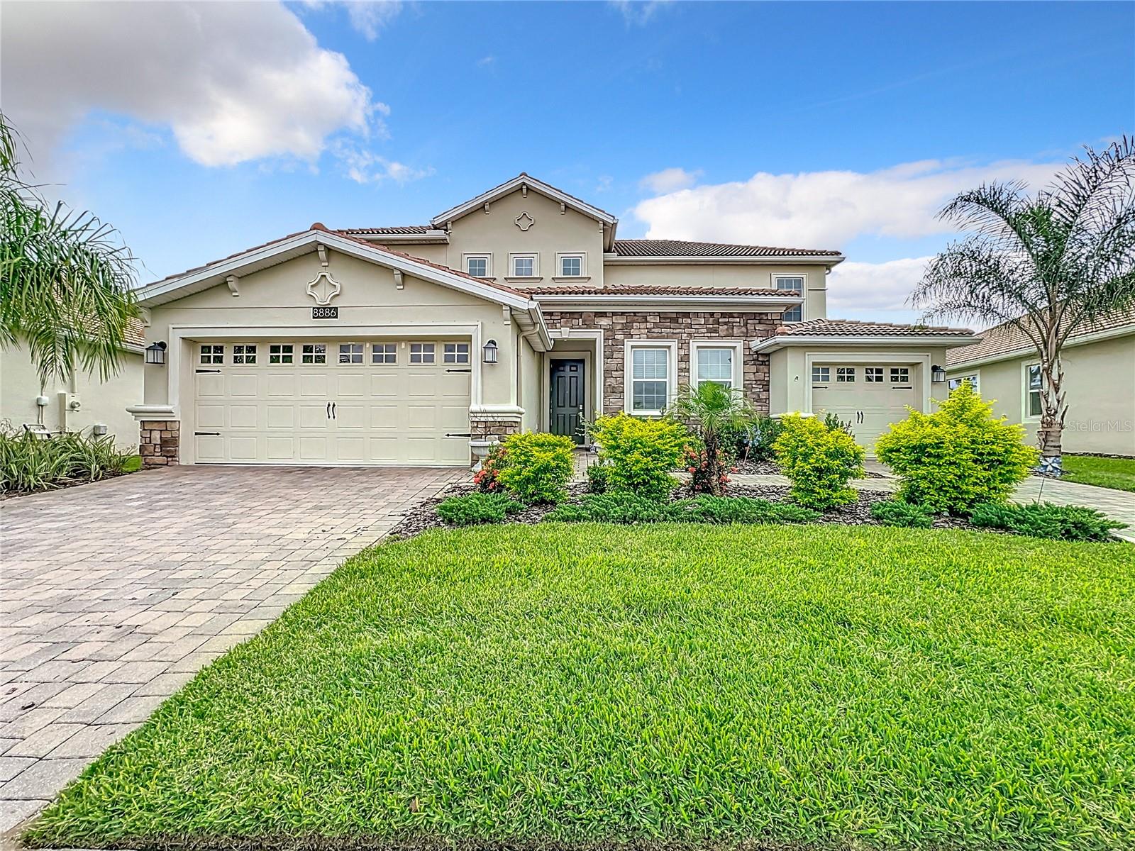 8886 FALLEN OAK DRIVE