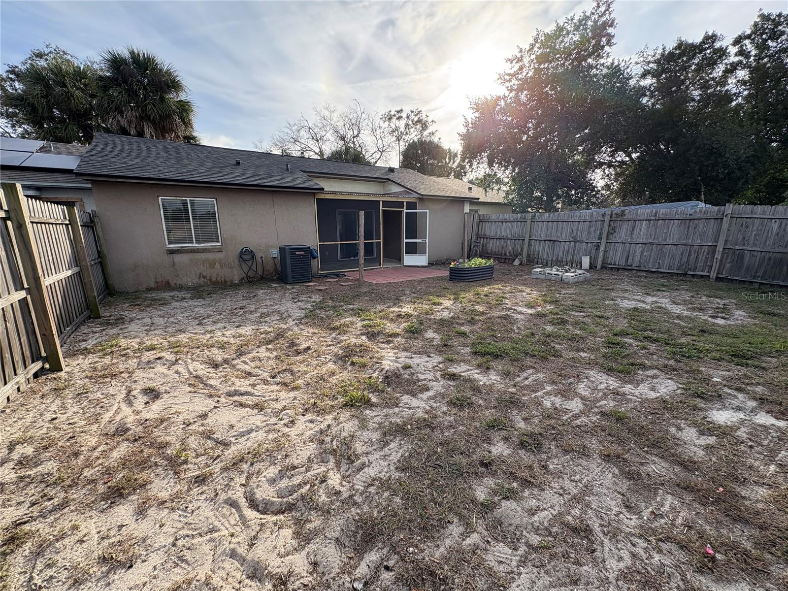 MAINE AVENUE VILLAS WEST - Residential