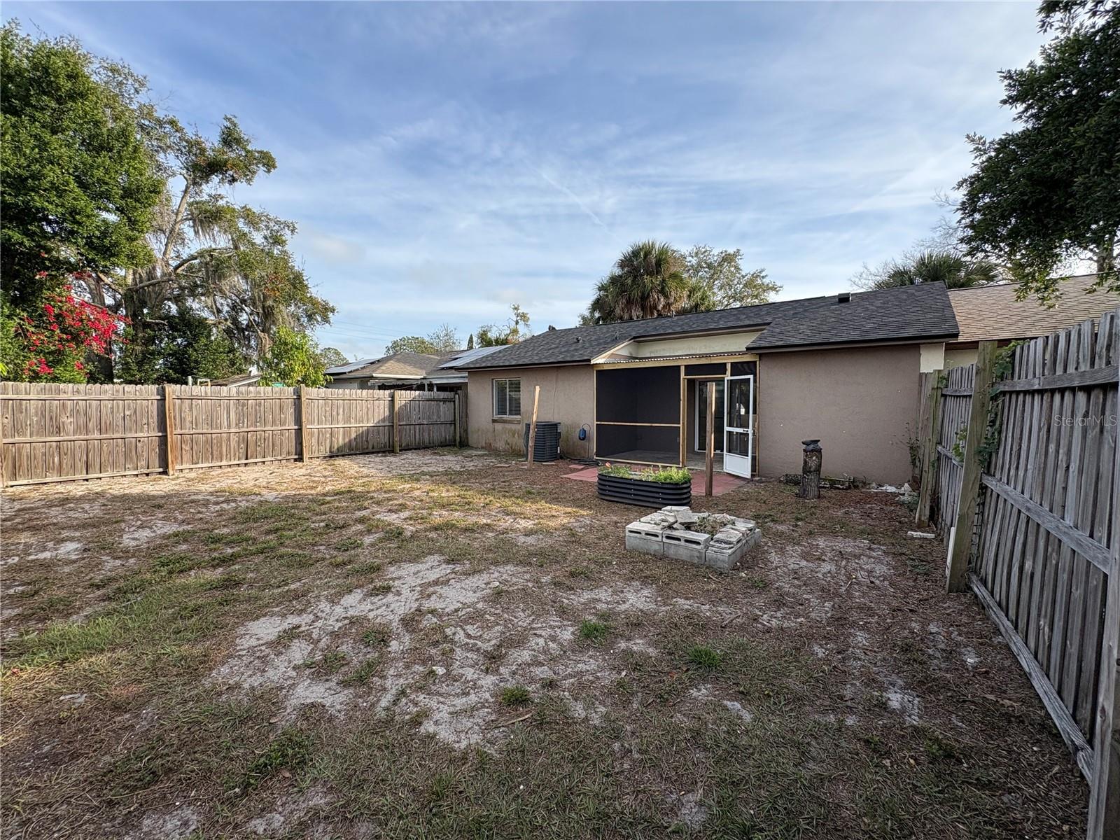 MAINE AVENUE VILLAS WEST - Residential