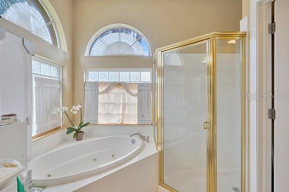 LAKE TALIA PH 01 - Residential