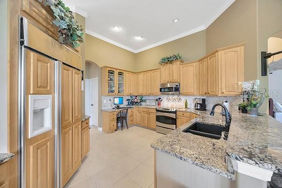 LAKE TALIA PH 01 - Residential