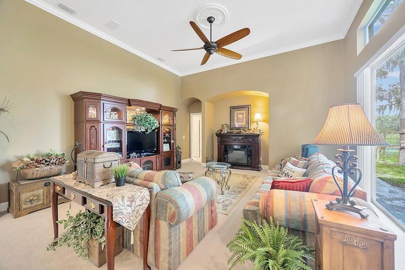 LAKE TALIA PH 01 - Residential