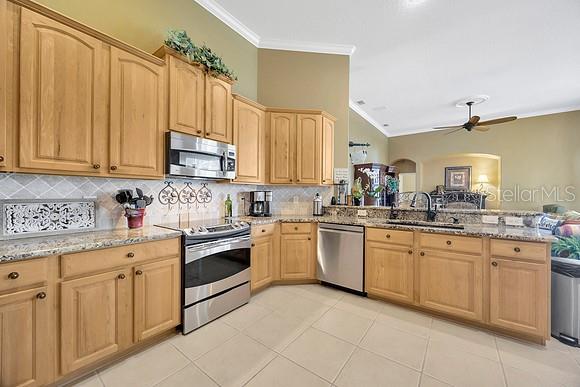 LAKE TALIA PH 01 - Residential