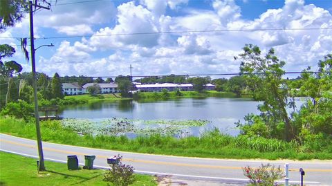 A home in WINTER HAVEN