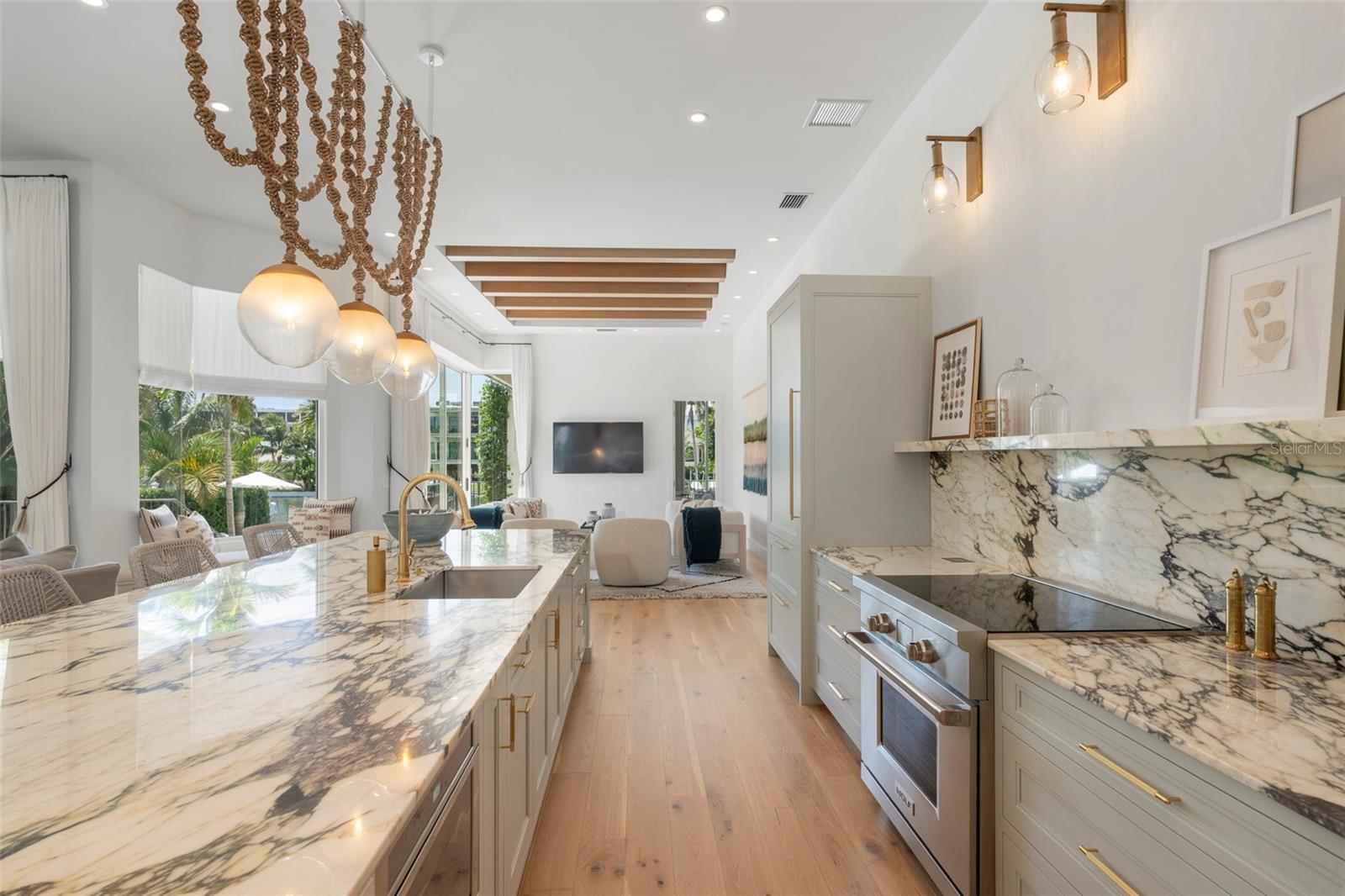 JOHN RINGLING ESTATES ST ARMANDS DIV 01 - Residential