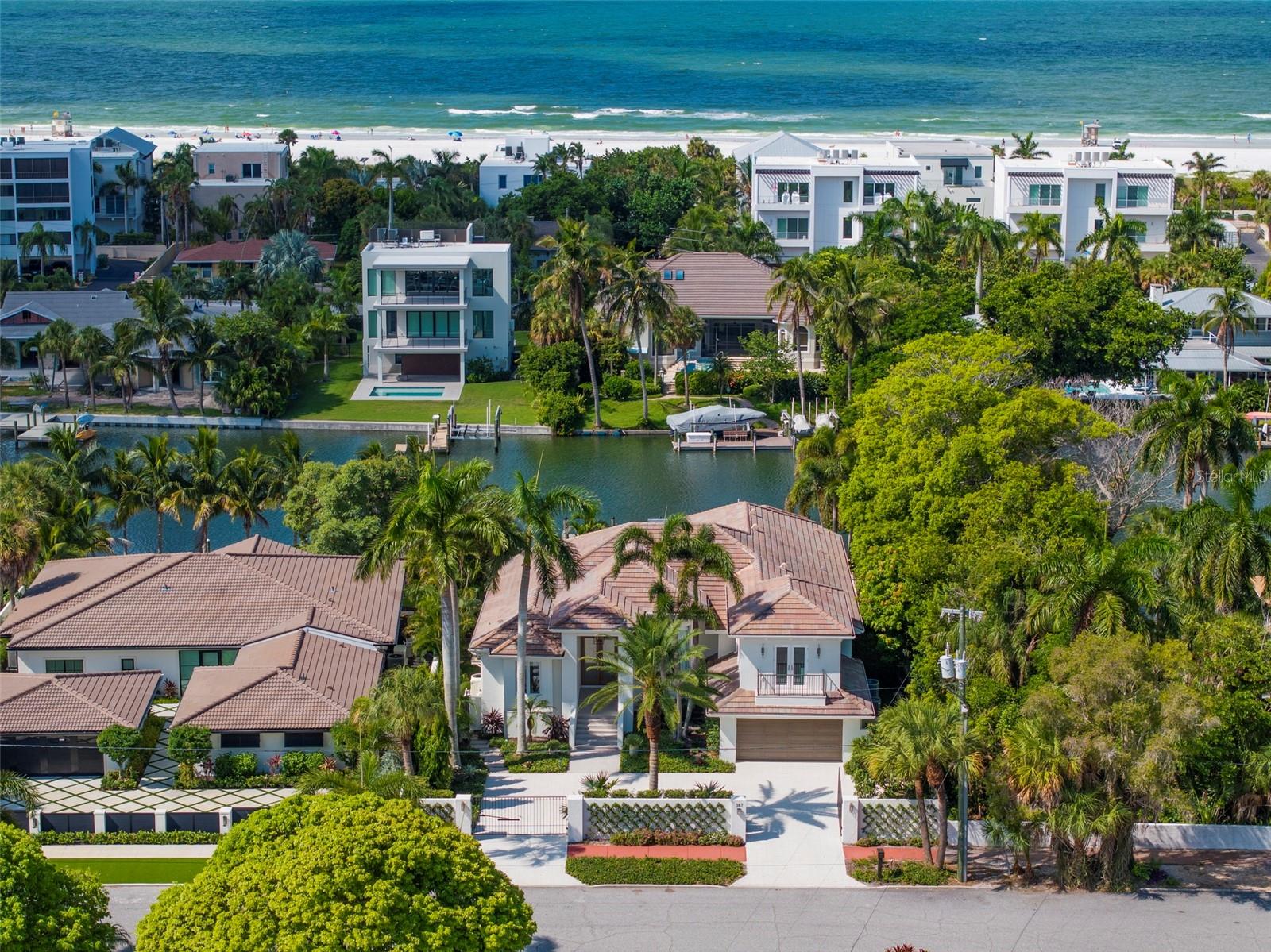 JOHN RINGLING ESTATES ST ARMANDS DIV 01 - Residential