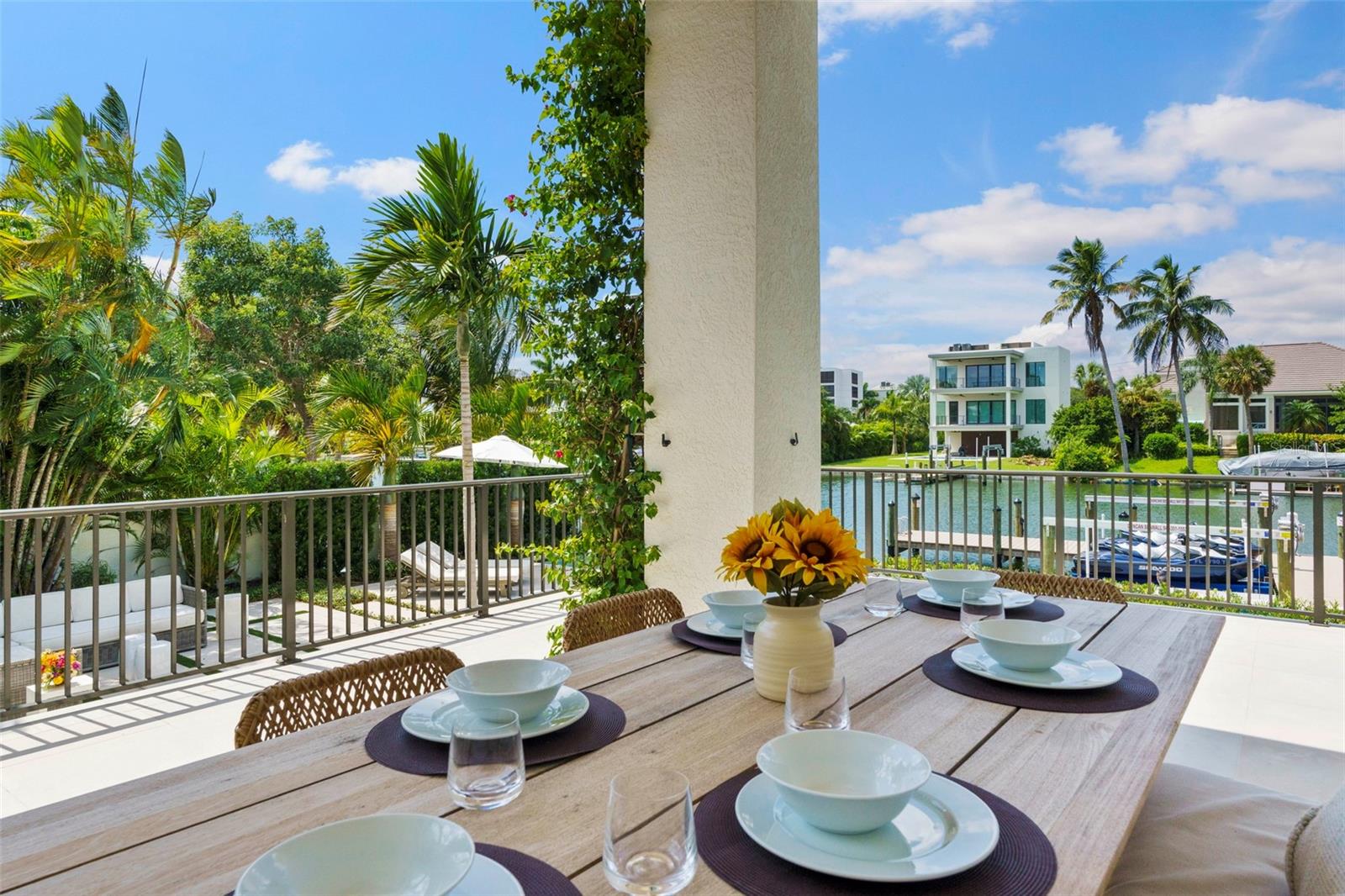 JOHN RINGLING ESTATES ST ARMANDS DIV 01 - Residential