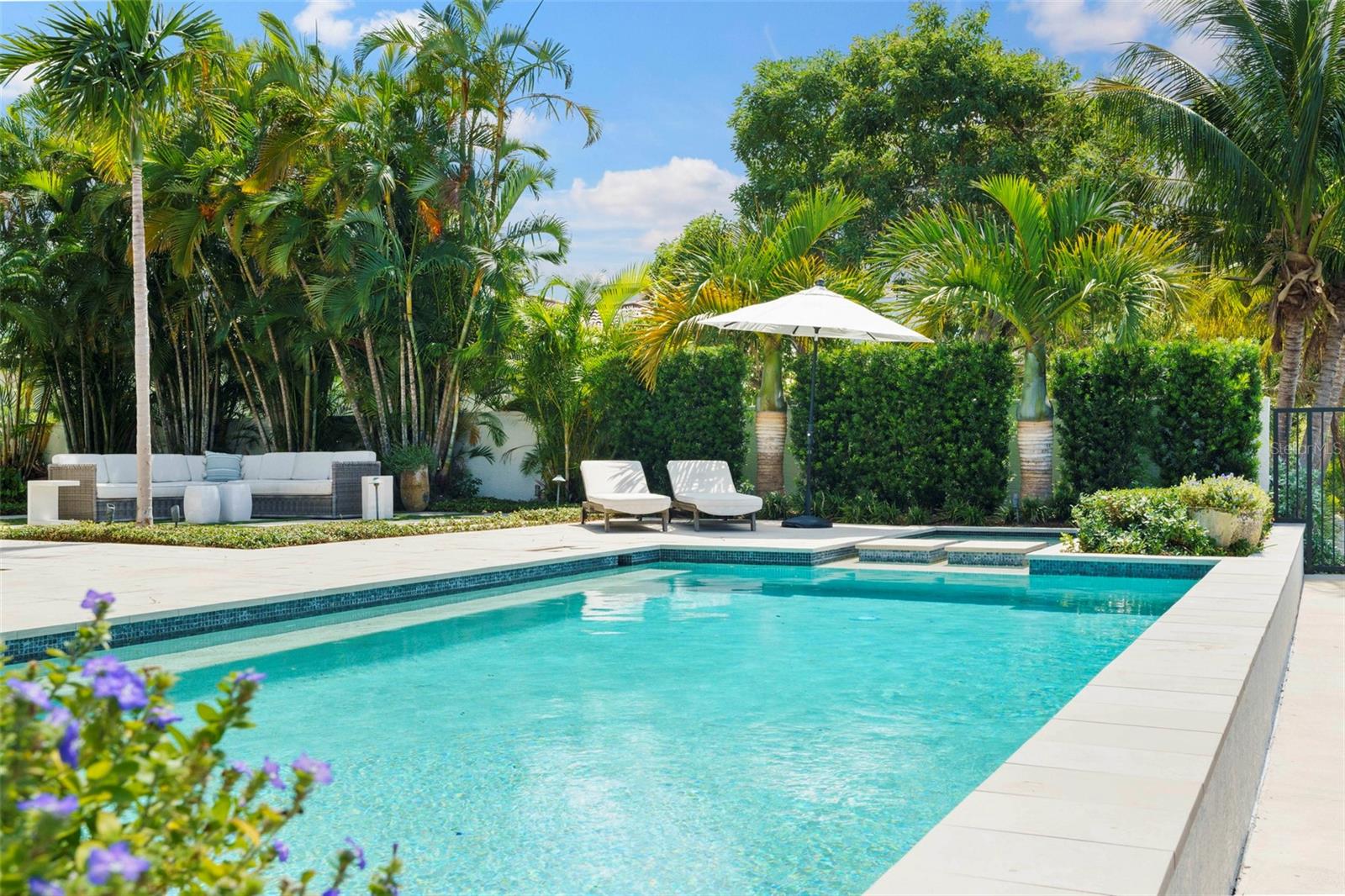 JOHN RINGLING ESTATES ST ARMANDS DIV 01 - Residential