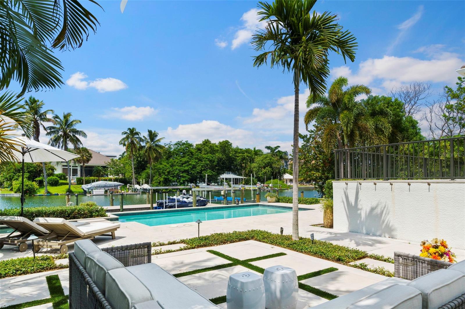 JOHN RINGLING ESTATES ST ARMANDS DIV 01 - Residential