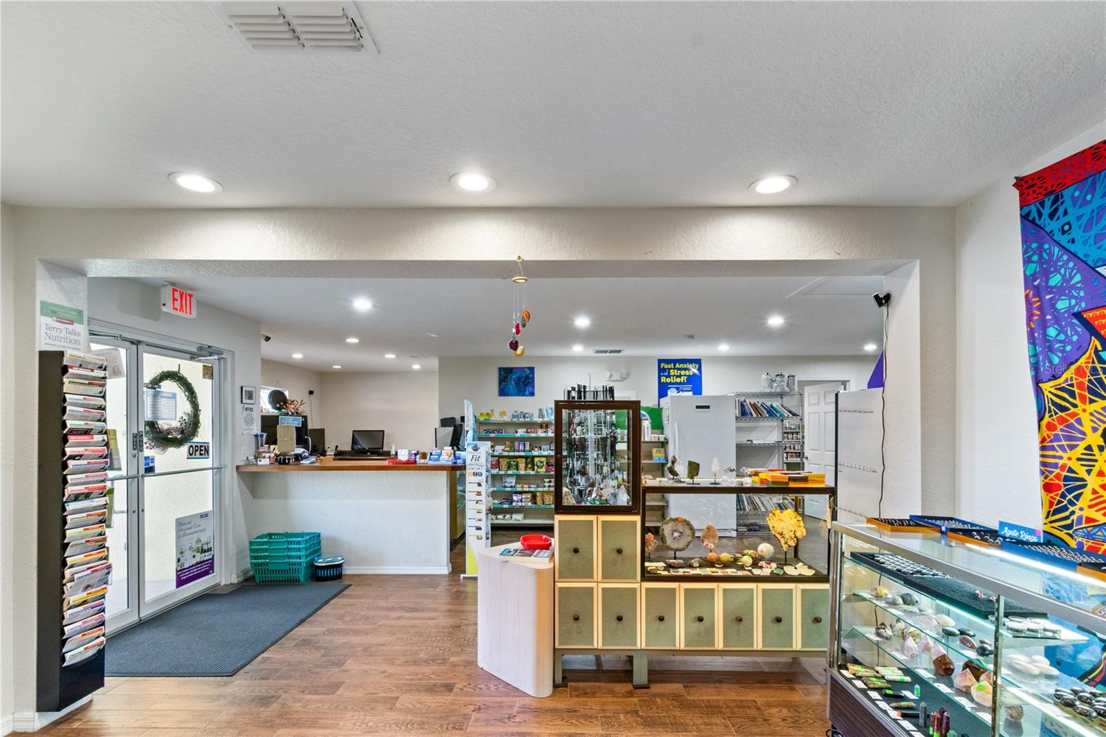 DANIELS SUB - Commercial Sale