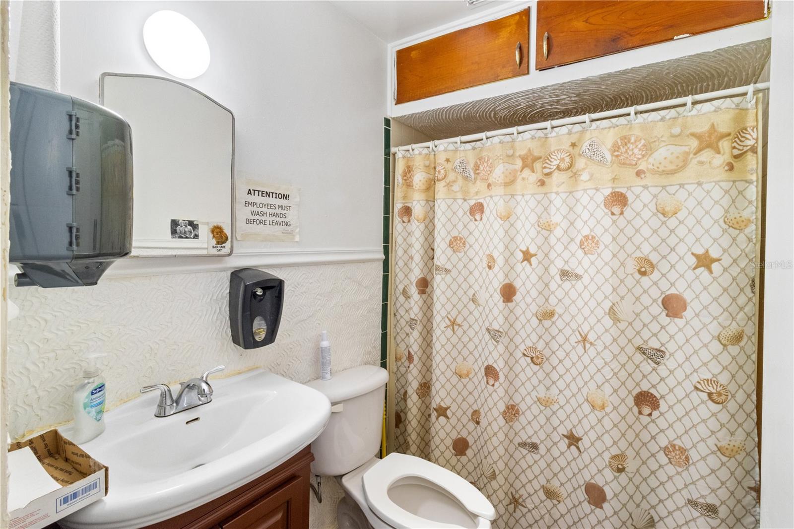 DANIELS SUB - Commercial Sale