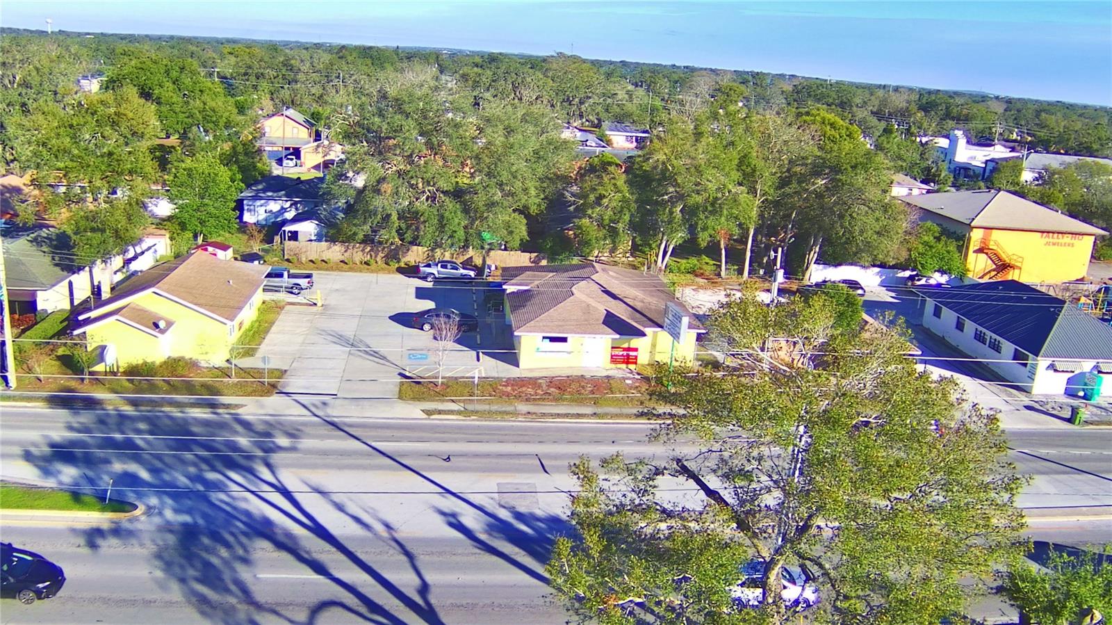 DANIELS SUB - Commercial Sale