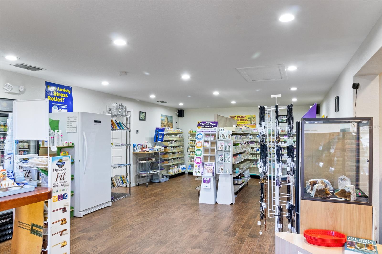 DANIELS SUB - Commercial Sale