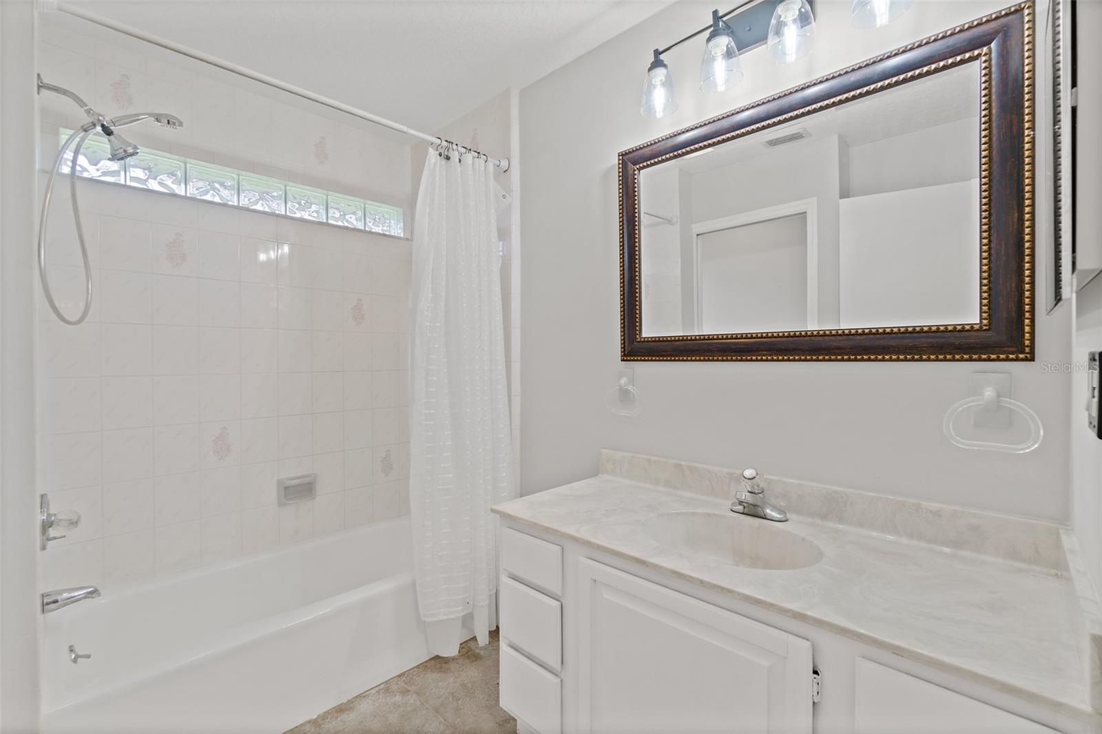 BROAD ACRES - Residential