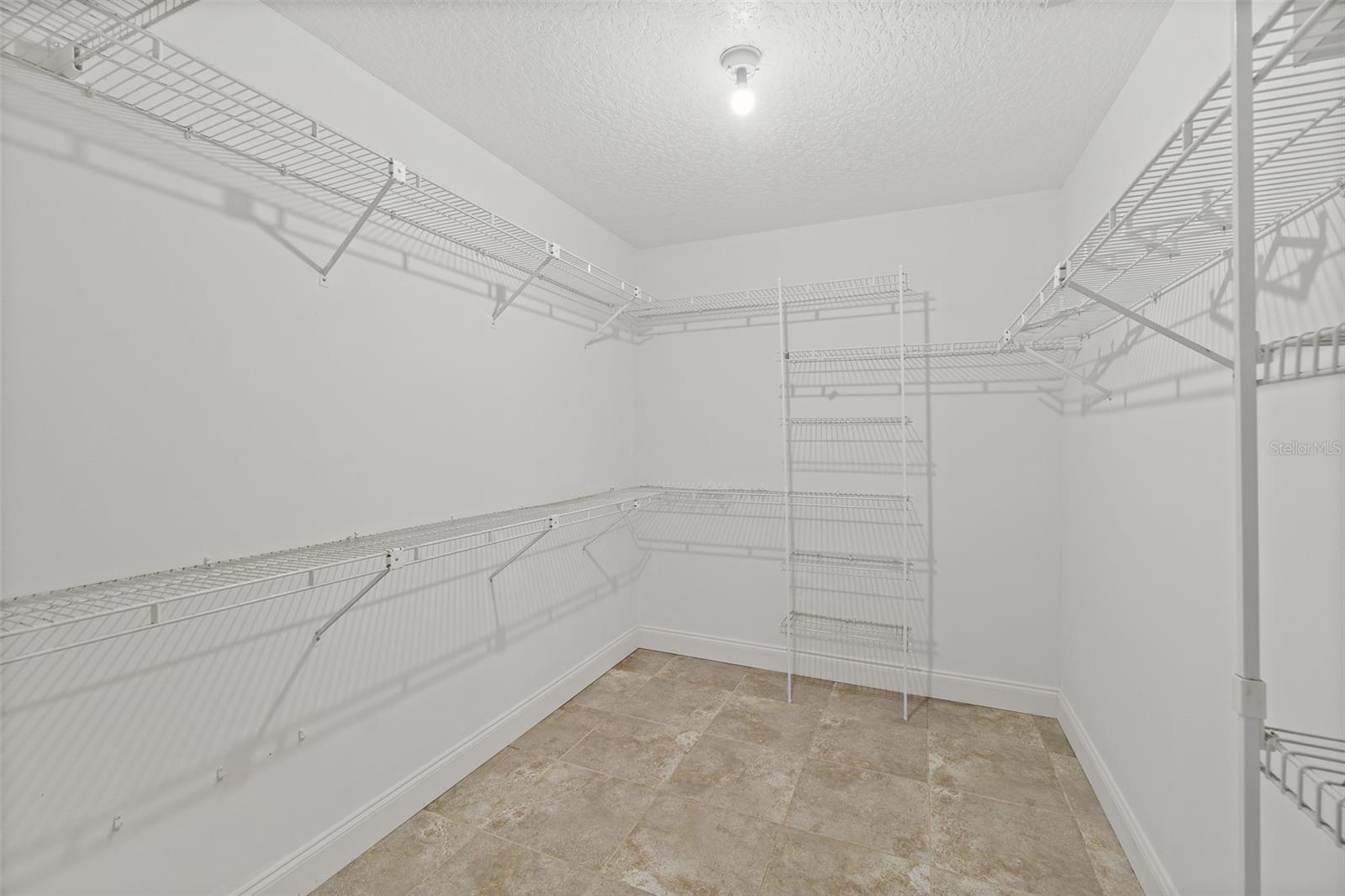 BROAD ACRES - Residential