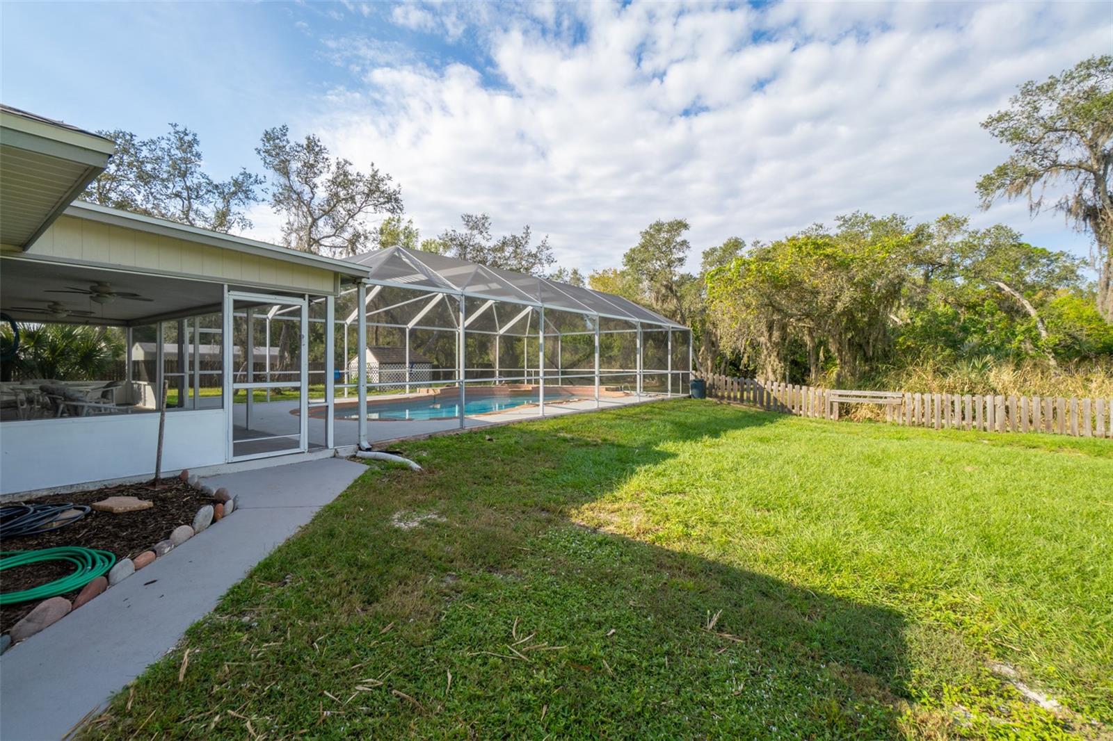 BROAD ACRES - Residential