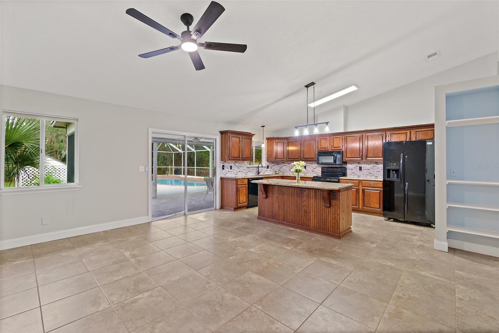 BROAD ACRES - Residential