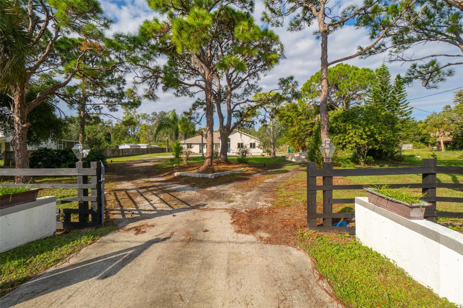 BROAD ACRES - Residential
