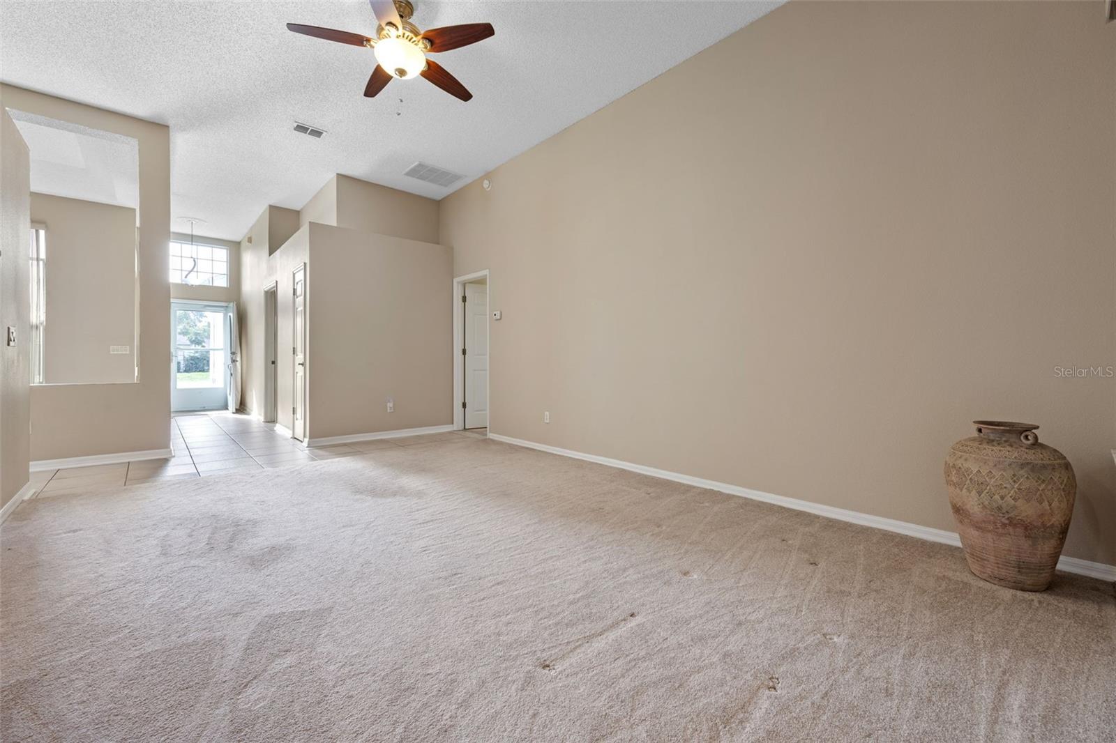 2710 AUTUMN LANE