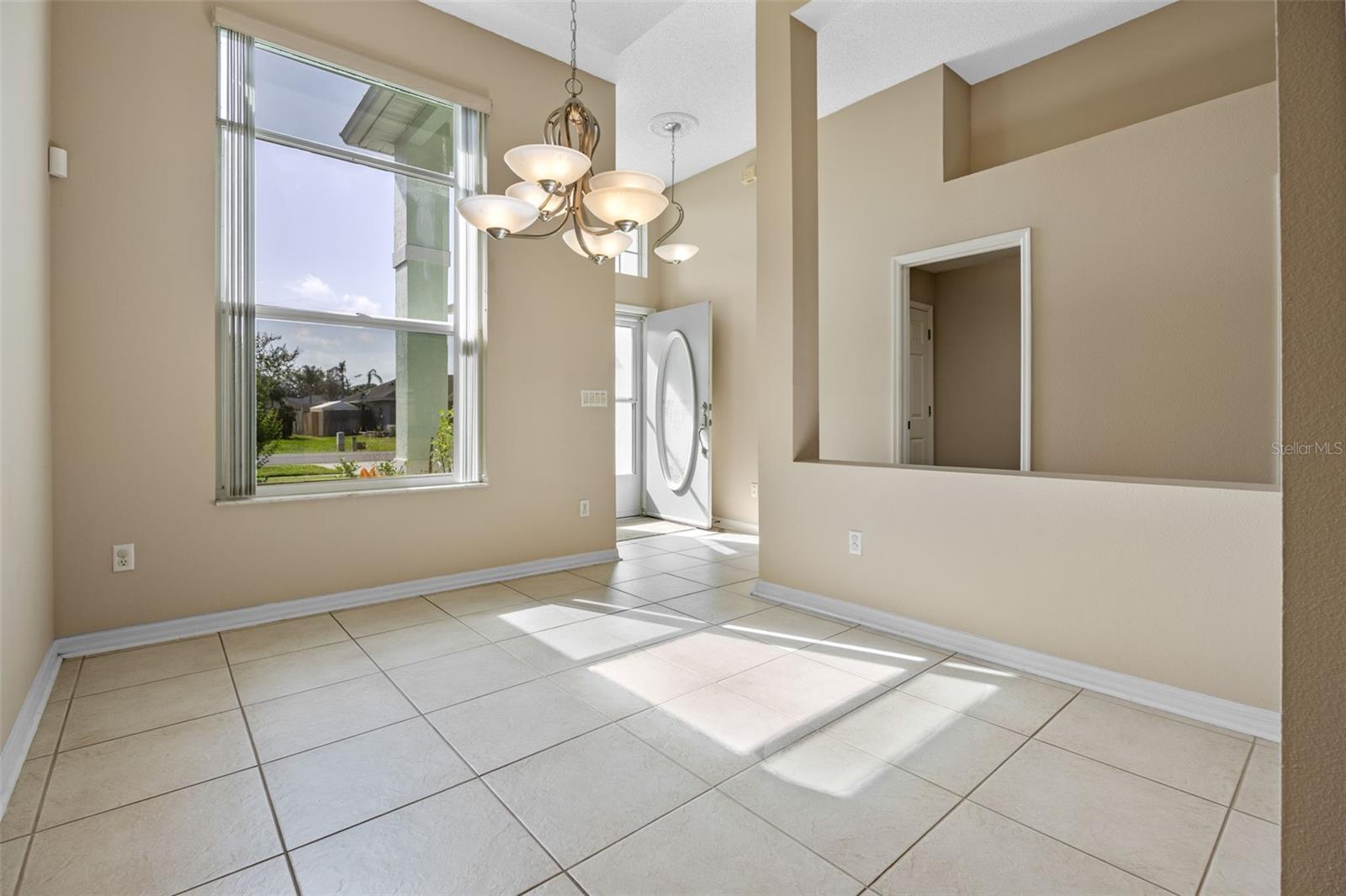 2710 AUTUMN LANE