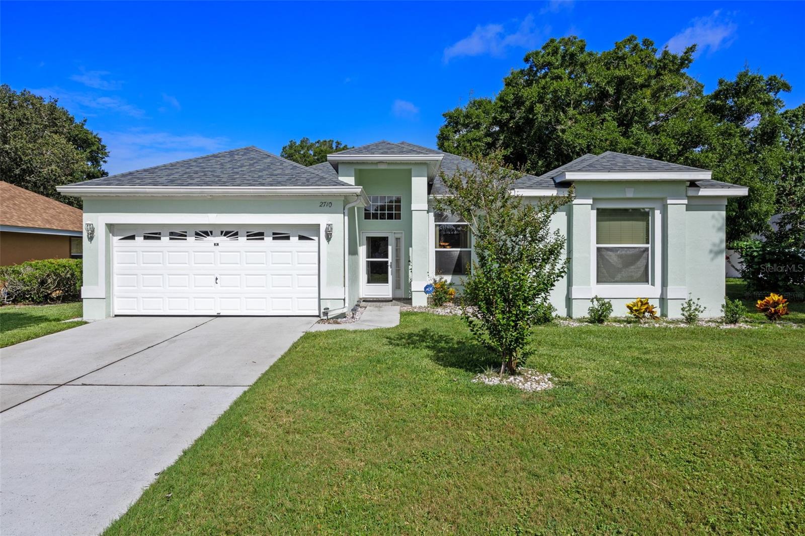 2710 AUTUMN LANE