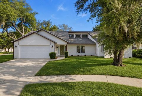 Photo of 1204 Moondale Court, Valrico, FL 33596 (MLS # TB8504095)