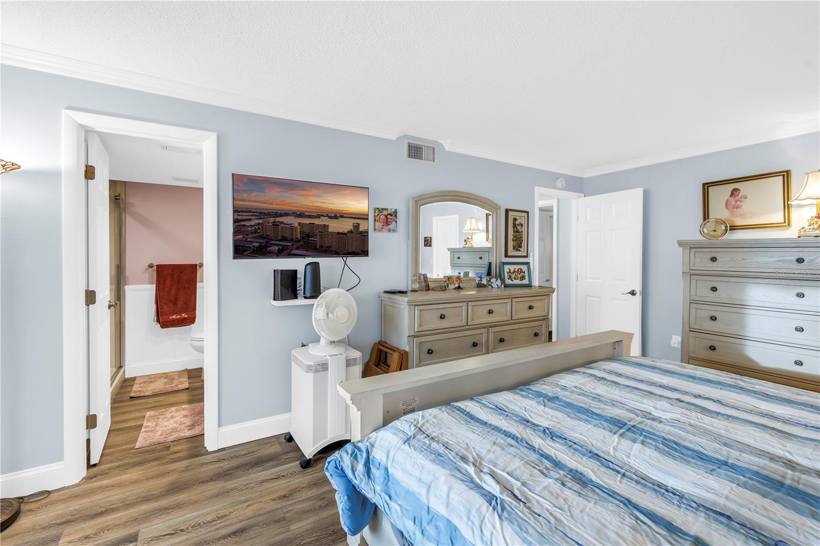 CONCORD TOWERS CONDO - Residential