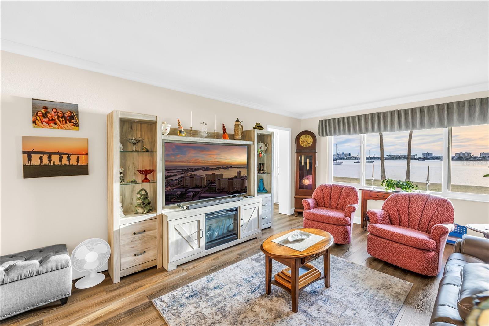 CONCORD TOWERS CONDO - Residential