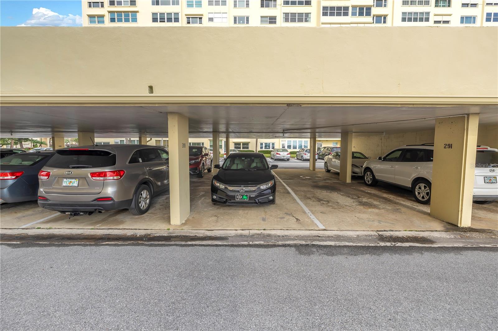 CONCORD TOWERS CONDO - Residential