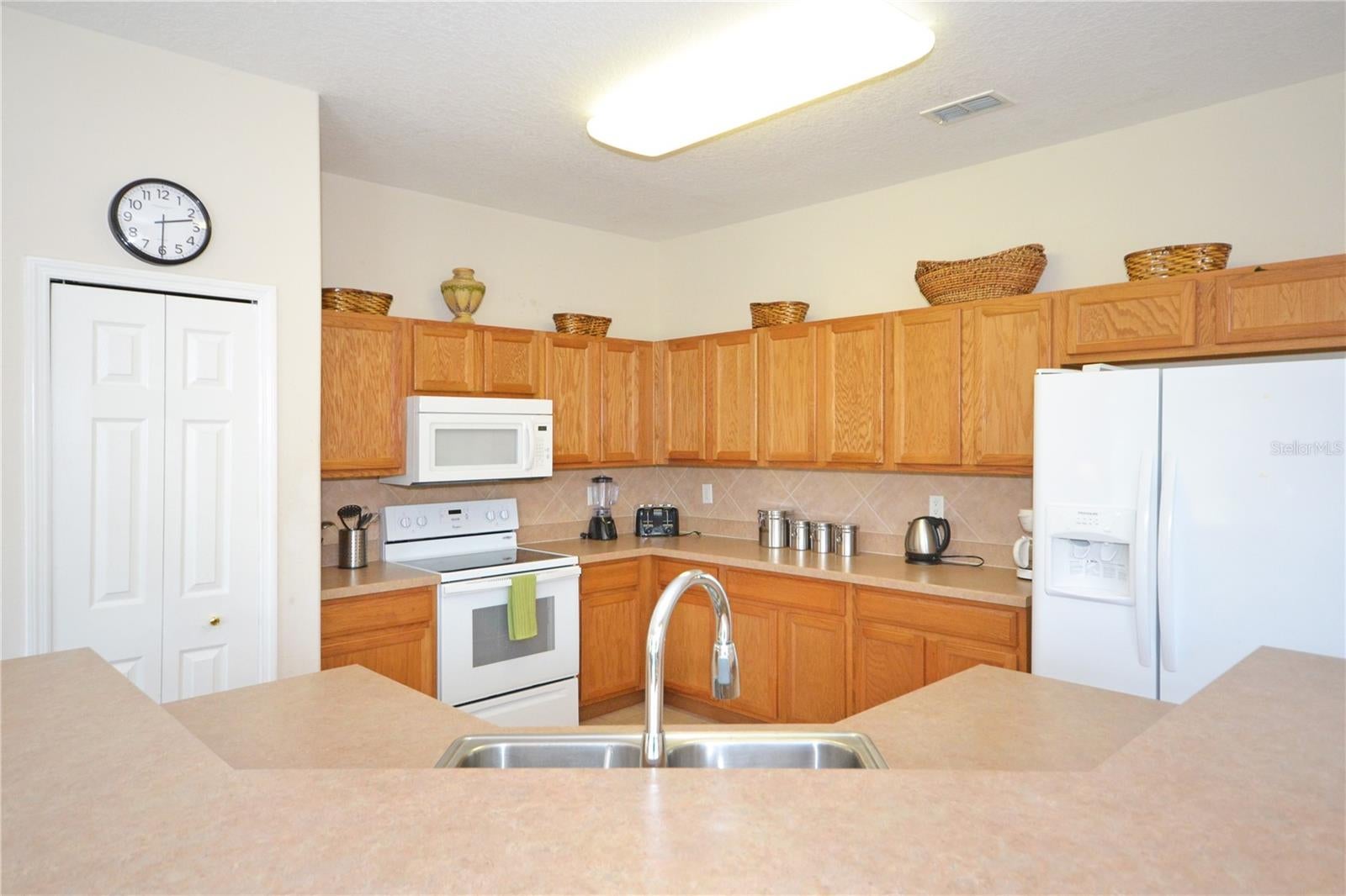 423 CORVINA DRIVE