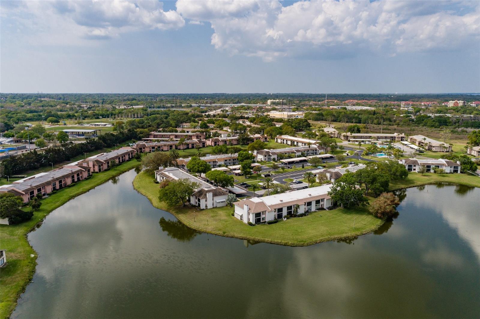 142 LAKEVIEW WAY 142