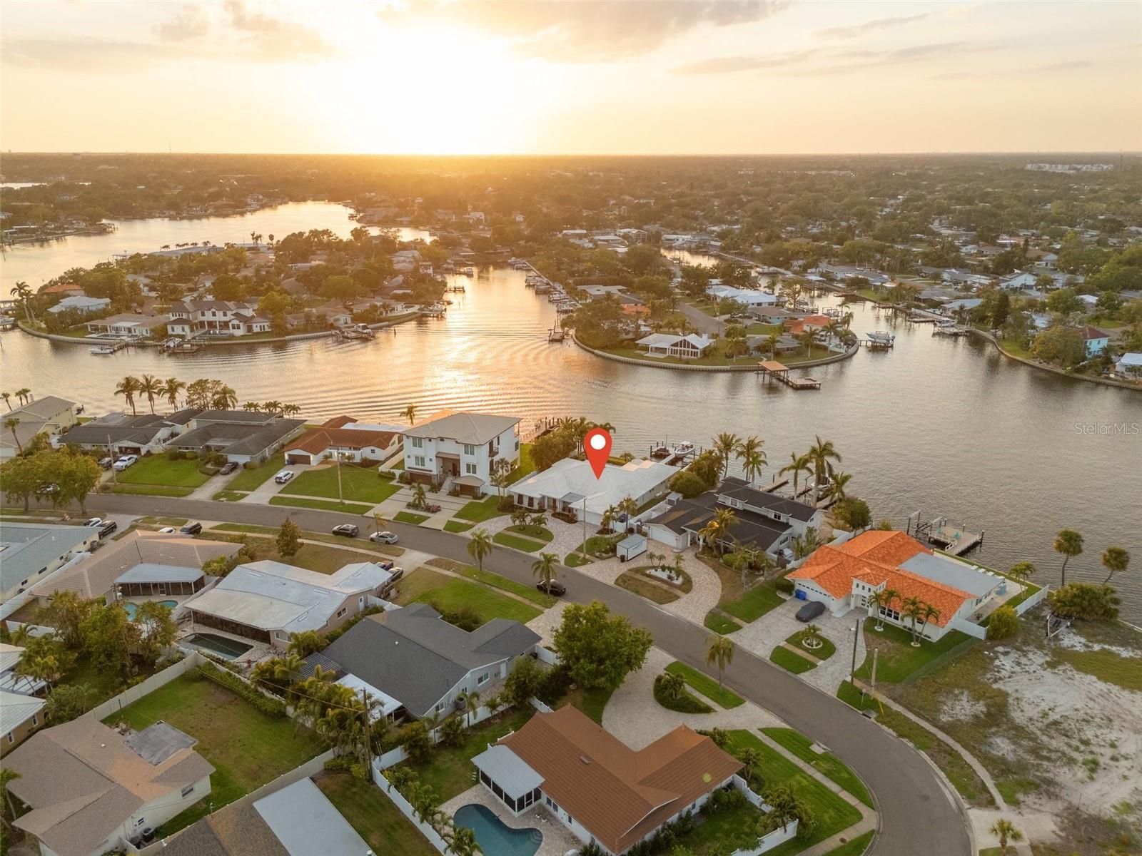 935 EDEN ISLE DRIVE NE