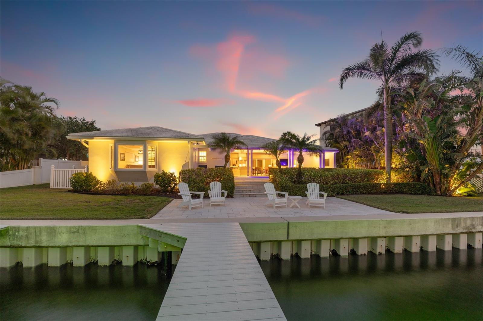 935 EDEN ISLE DRIVE NE