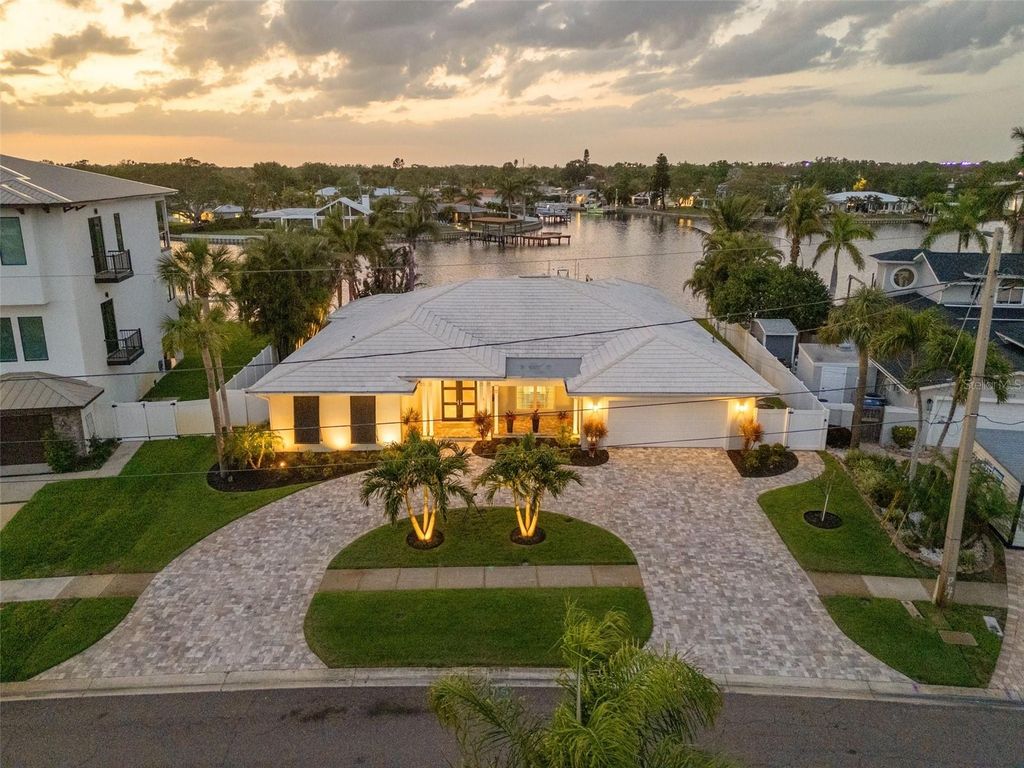 Photo of 935 Eden Isle Drive NE, St Petersburg, FL 33704 (MLS # TB8371186)