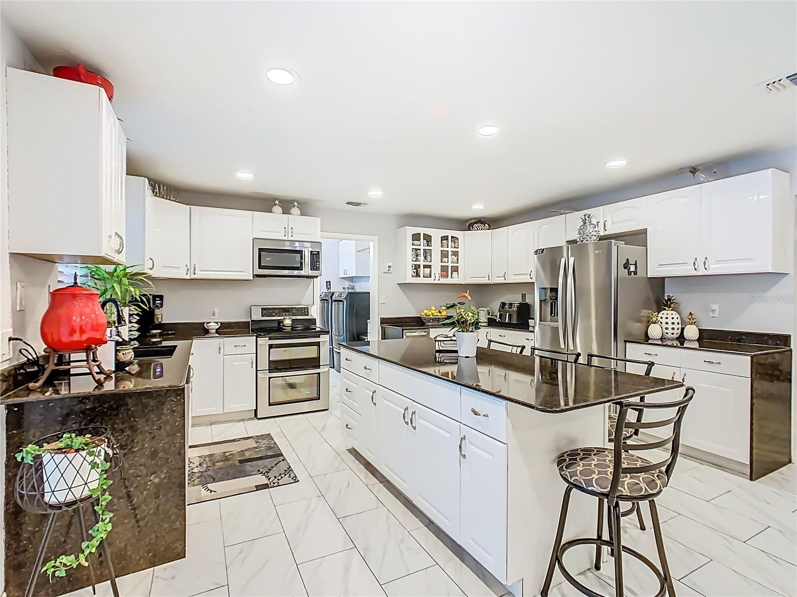 OAKVIEW ESTATES UN #3 - Residential