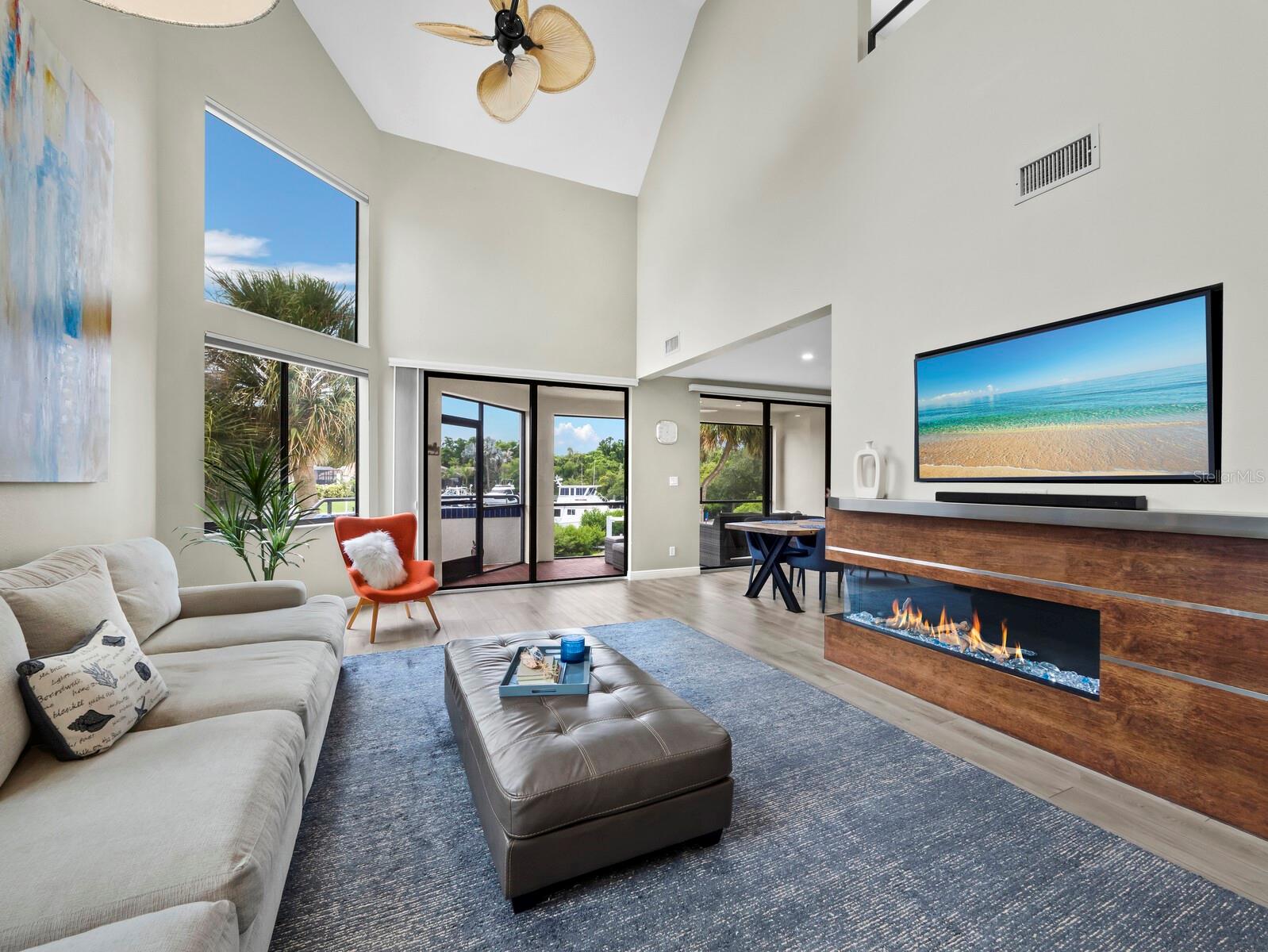 1906 HARBOURSIDE DRIVE 304
