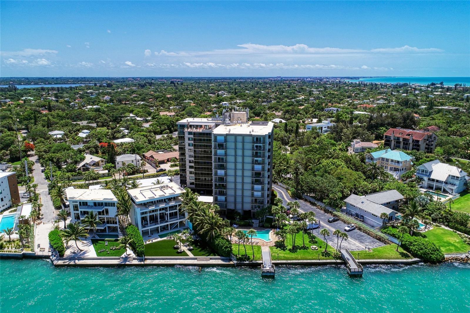 SIESTA TOWERS - Residential