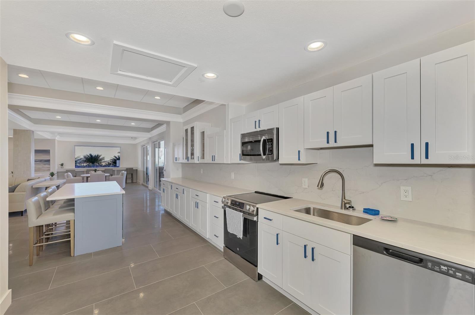 SIESTA TOWERS - Residential