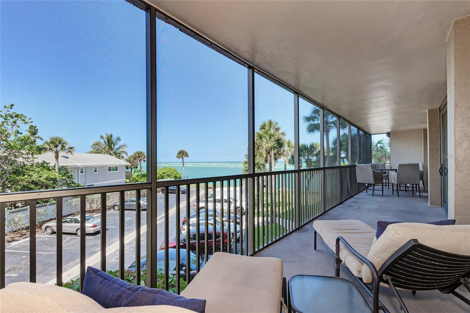 SIESTA TOWERS - Residential