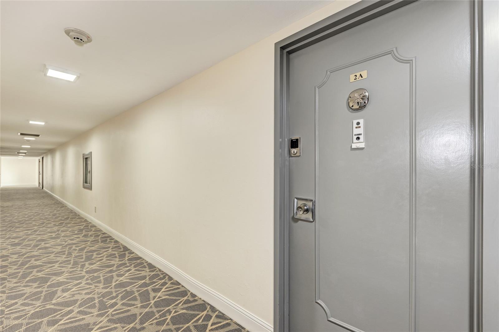 SIESTA TOWERS - Residential